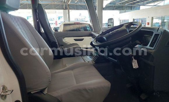 Acheter Occasion Voiture Toyota Coaster Blanc à Beitbridge, Matabeleland South Acheter Occasion Voiture Toyota Coaster Blanc à Beitbridge, Matabeleland South