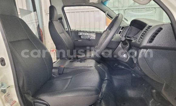 Acheter Occasion Voiture Toyota Aqua Blanc à Beitbridge, Matabeleland South Acheter Occasion Voiture Toyota Aqua Blanc à Beitbridge, Matabeleland South