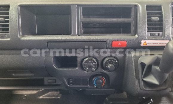 Acheter Occasion Voiture Toyota Aqua Blanc à Beitbridge, Matabeleland South Acheter Occasion Voiture Toyota Aqua Blanc à Beitbridge, Matabeleland South