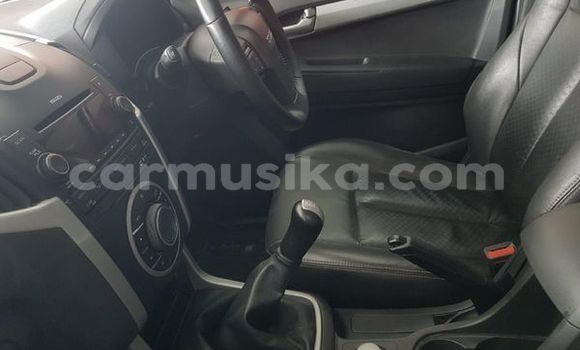 Acheter Occasion Voiture Isuzu KB Bleu à Beitbridge, Matabeleland South Acheter Occasion Voiture Isuzu KB Bleu à Beitbridge, Matabeleland South