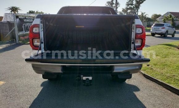 Acheter Occasion Voiture Toyota Hilux Blanc à Beitbridge, Matabeleland South Acheter Occasion Voiture Toyota Hilux Blanc à Beitbridge, Matabeleland South