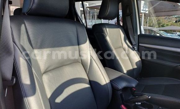 Acheter Occasion Voiture Toyota Hilux Blanc à Beitbridge, Matabeleland South Acheter Occasion Voiture Toyota Hilux Blanc à Beitbridge, Matabeleland South