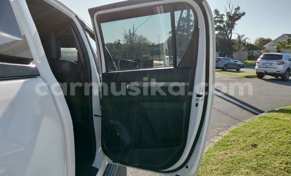 Acheter Occasion Voiture Toyota Hilux Blanc à Beitbridge, Matabeleland South Acheter Occasion Voiture Toyota Hilux Blanc à Beitbridge, Matabeleland South