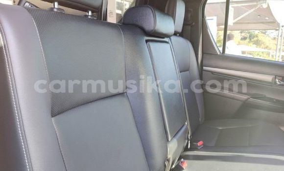 Acheter Occasion Voiture Toyota Hilux Blanc à Beitbridge, Matabeleland South Acheter Occasion Voiture Toyota Hilux Blanc à Beitbridge, Matabeleland South