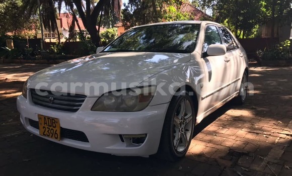 Nunua Ilio tumika Toyota Altezza Nyeupe Gari ndani ya Harare nchini Harare