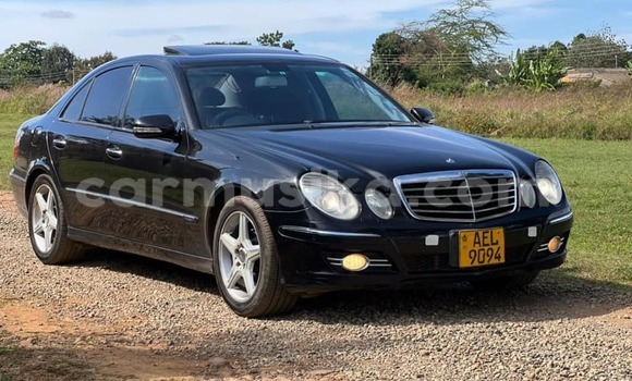 Nunua Ilio tumika Mercedes‒Benz E–Class Nyeusi Gari ndani ya Harare nchini Harare Nunua Ilio tumika Mercedes‒Benz E–Class Nyeusi Gari ndani ya Harare nchini Harare