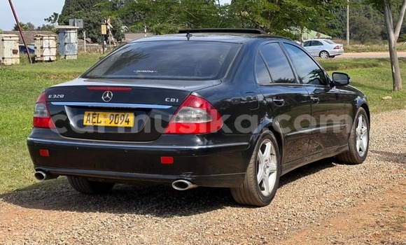 Nunua Ilio tumika Mercedes‒Benz E–Class Nyeusi Gari ndani ya Harare nchini Harare Nunua Ilio tumika Mercedes‒Benz E–Class Nyeusi Gari ndani ya Harare nchini Harare