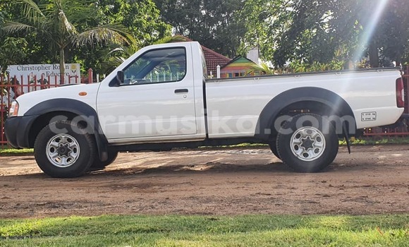 Buy Used Nissan NP 300 White Car in Harare in Harare