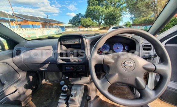 Nunua Ilio tumika Nissan NP 300 Nyeupe Gari ndani ya Harare nchini Harare Nunua Ilio tumika Nissan NP 300 Nyeupe Gari ndani ya Harare nchini Harare