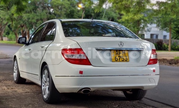 Nunua Ilio tumika Mercedes-Benz C-Classe Nyeupe Gari ndani ya Harare nchini Harare Nunua Ilio tumika Mercedes-Benz C-Classe Nyeupe Gari ndani ya Harare nchini Harare