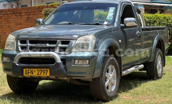 Nunua Ilio tumika Isuzu KB Kijani Gari ndani ya Harare nchini Harare
