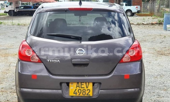 Nunua Ilio tumika Nissan Tiida Nyingine Gari ndani ya Harare nchini Harare Nunua Ilio tumika Nissan Tiida Nyingine Gari ndani ya Harare nchini Harare