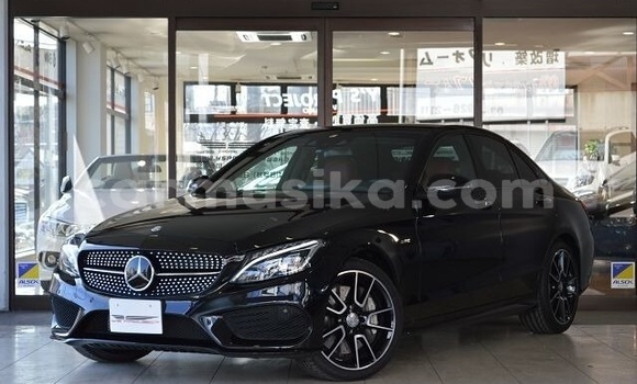 Nunua Ilio tumika Mercedes‒Benz C-klasse AMG Nyeusi Gari ndani ya Beitbridge nchini Matabeleland Kusini