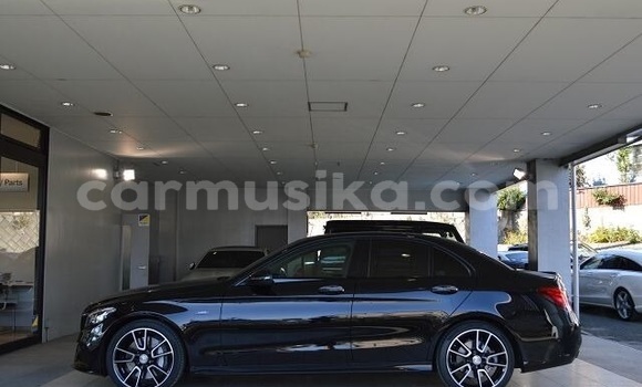 Nunua Ilio tumika Mercedes‒Benz C-klasse AMG Nyeusi Gari ndani ya Beitbridge nchini Matabeleland Kusini Nunua Ilio tumika Mercedes‒Benz C-klasse AMG Nyeusi Gari ndani ya Beitbridge nchini Matabeleland Kusini