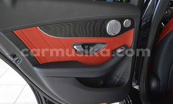 Nunua Ilio tumika Mercedes‒Benz C-klasse AMG Nyeusi Gari ndani ya Beitbridge nchini Matabeleland Kusini Nunua Ilio tumika Mercedes‒Benz C-klasse AMG Nyeusi Gari ndani ya Beitbridge nchini Matabeleland Kusini