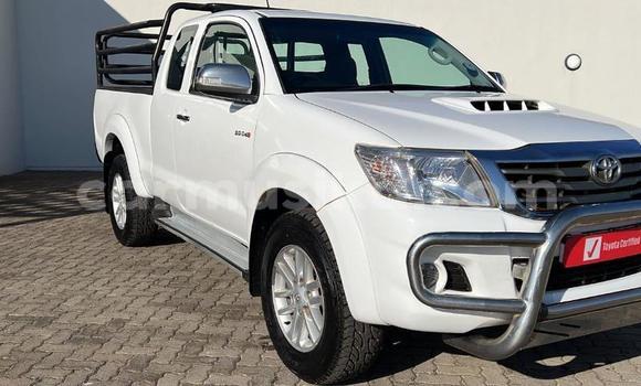 Buy Used Toyota Hilux White Car in Beitbridge in Matabeleland South Buy Used Toyota Hilux White Car in Beitbridge in Matabeleland South