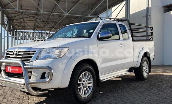 Buy Used Toyota Hilux White Car in Beitbridge in Matabeleland South Buy Used Toyota Hilux White Car in Beitbridge in Matabeleland South