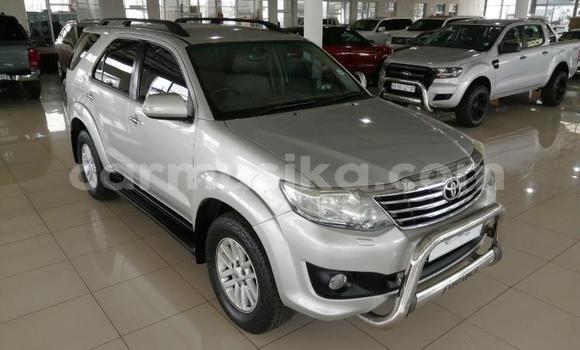 Nunua Ilio tumika Toyota Fortuner Fedha Gari ndani ya Beitbridge nchini Matabeleland Kusini Nunua Ilio tumika Toyota Fortuner Fedha Gari ndani ya Beitbridge nchini Matabeleland Kusini