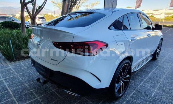 Nunua Ilio tumika Mercedes‒Benz G-klasse AMG Nyeupe Gari ndani ya Beitbridge nchini Matabeleland Kusini Nunua Ilio tumika Mercedes‒Benz G-klasse AMG Nyeupe Gari ndani ya Beitbridge nchini Matabeleland Kusini