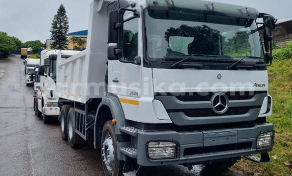 Tenga Tsaru Mercedes‒Benz Atego Chena Rori in Harare in Harare Tenga Tsaru Mercedes‒Benz Atego Chena Rori in Harare in Harare