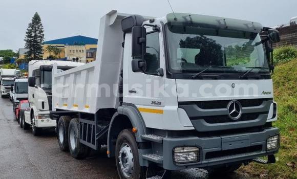 Tenga Tsaru Mercedes‒Benz Atego Chena Rori in Harare in Harare Tenga Tsaru Mercedes‒Benz Atego Chena Rori in Harare in Harare