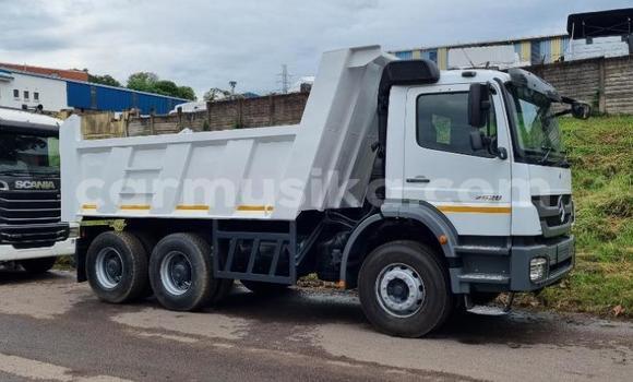 Tenga Tsaru Mercedes‒Benz Atego Chena Rori in Harare in Harare Tenga Tsaru Mercedes‒Benz Atego Chena Rori in Harare in Harare