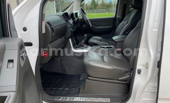 Tenga Tsaru Nissan Navara Chena Mota in Beitbridge in Matabeleland South Tenga Tsaru Nissan Navara Chena Mota in Beitbridge in Matabeleland South