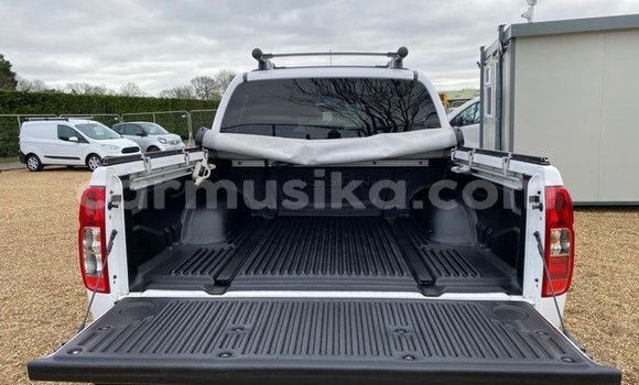 Tenga Tsaru Nissan Navara Chena Mota in Beitbridge in Matabeleland South Tenga Tsaru Nissan Navara Chena Mota in Beitbridge in Matabeleland South