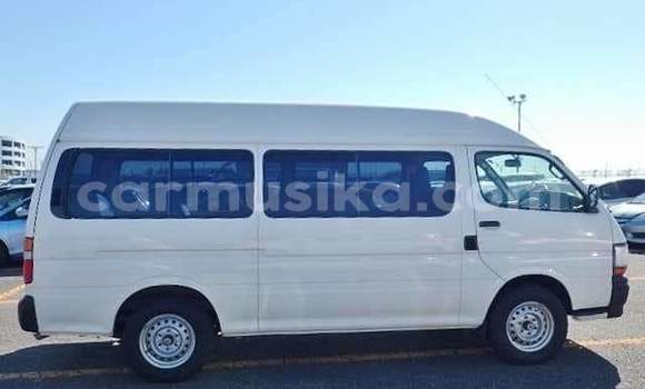 Buy Used Toyota Hiace White Car in Beitbridge in Matabeleland South Buy Used Toyota Hiace White Car in Beitbridge in Matabeleland South