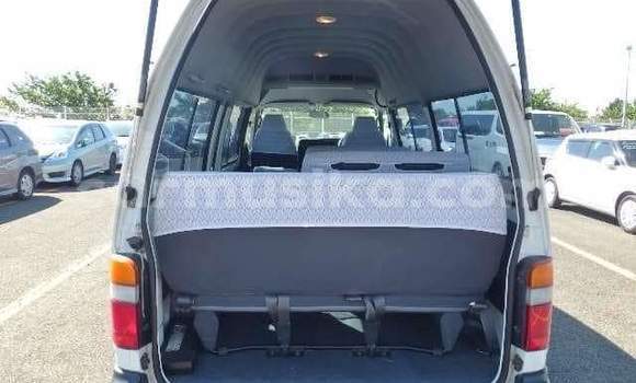 Buy Used Toyota Hiace White Car in Beitbridge in Matabeleland South Buy Used Toyota Hiace White Car in Beitbridge in Matabeleland South
