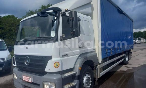 Buy Used Mercedes‒Benz Truck Other Truck in Beitbridge in Matabeleland South