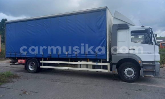 Buy Used Mercedes‒Benz Truck Other Truck in Beitbridge in Matabeleland South Buy Used Mercedes‒Benz Truck Other Truck in Beitbridge in Matabeleland South
