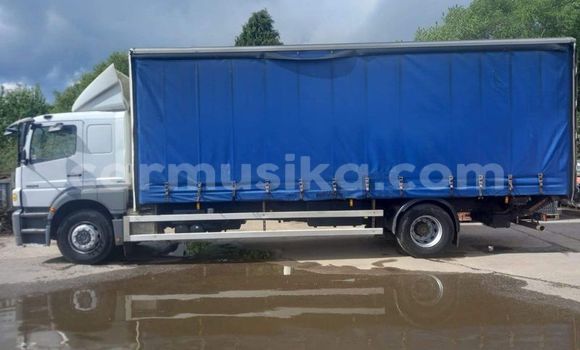 Buy Used Mercedes‒Benz Truck Other Truck in Beitbridge in Matabeleland South Buy Used Mercedes‒Benz Truck Other Truck in Beitbridge in Matabeleland South