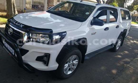 Nunua Ilio tumika Toyota Hilux Nyeupe Gari ndani ya Beitbridge nchini Matabeleland Kusini