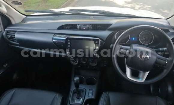 Acheter Occasion Voiture Toyota Hilux Blanc à Beitbridge, Matabeleland South Acheter Occasion Voiture Toyota Hilux Blanc à Beitbridge, Matabeleland South