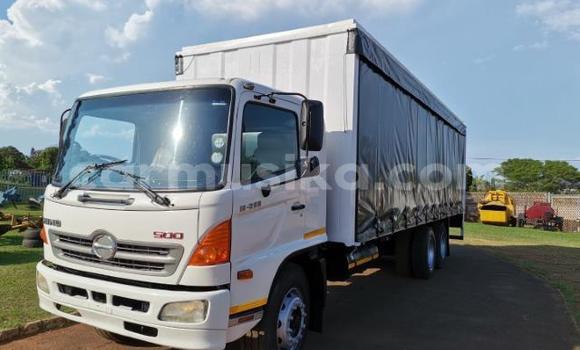 Acheter Occasion Utilitaire Hino Ranger Blanc à Beitbridge, Matabeleland South Acheter Occasion Utilitaire Hino Ranger Blanc à Beitbridge, Matabeleland South