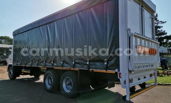 Acheter Occasion Utilitaire Hino Ranger Blanc à Beitbridge, Matabeleland South Acheter Occasion Utilitaire Hino Ranger Blanc à Beitbridge, Matabeleland South