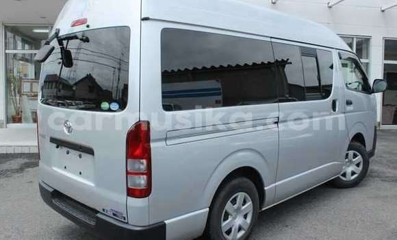 Acheter Occasion Voiture Toyota Hiace Blanc à Beitbridge, Matabeleland South Acheter Occasion Voiture Toyota Hiace Blanc à Beitbridge, Matabeleland South