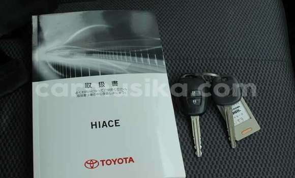 Acheter Occasion Voiture Toyota Hiace Blanc à Beitbridge, Matabeleland South Acheter Occasion Voiture Toyota Hiace Blanc à Beitbridge, Matabeleland South