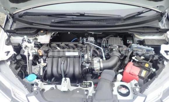 Acheter Occasion Voiture Honda Fit Blanc à Beitbridge, Matabeleland South Acheter Occasion Voiture Honda Fit Blanc à Beitbridge, Matabeleland South