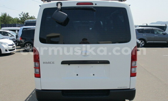 Acheter Occasion Voiture Toyota Hiace Blanc à Beitbridge, Matabeleland South Acheter Occasion Voiture Toyota Hiace Blanc à Beitbridge, Matabeleland South