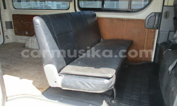 Acheter Occasion Voiture Toyota Hiace Blanc à Beitbridge, Matabeleland South Acheter Occasion Voiture Toyota Hiace Blanc à Beitbridge, Matabeleland South