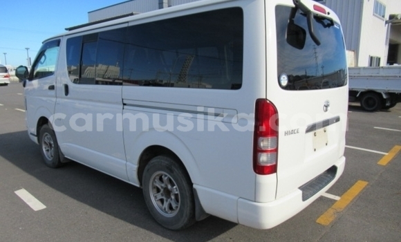 Acheter Occasion Voiture Toyota Hiace Blanc à Beitbridge, Matabeleland South Acheter Occasion Voiture Toyota Hiace Blanc à Beitbridge, Matabeleland South