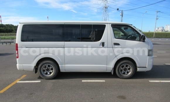 Acheter Occasion Voiture Toyota Hiace Blanc à Beitbridge, Matabeleland South Acheter Occasion Voiture Toyota Hiace Blanc à Beitbridge, Matabeleland South