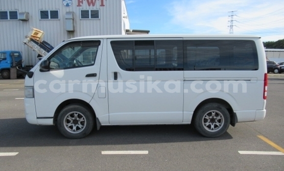 Acheter Occasion Voiture Toyota Hiace Blanc à Beitbridge, Matabeleland South Acheter Occasion Voiture Toyota Hiace Blanc à Beitbridge, Matabeleland South