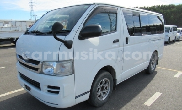Acheter Occasion Voiture Toyota Hiace Blanc à Beitbridge, Matabeleland South Acheter Occasion Voiture Toyota Hiace Blanc à Beitbridge, Matabeleland South