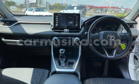 Tenga Tsaru Toyota RAV4 Chena Mota in Beitbridge in Matabeleland South Tenga Tsaru Toyota RAV4 Chena Mota in Beitbridge in Matabeleland South