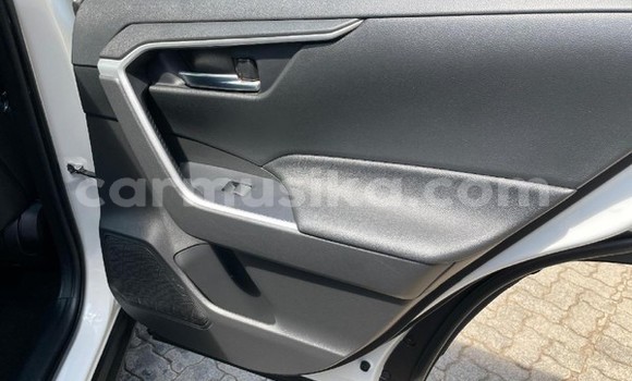 Tenga Tsaru Toyota RAV4 Chena Mota in Beitbridge in Matabeleland South Tenga Tsaru Toyota RAV4 Chena Mota in Beitbridge in Matabeleland South