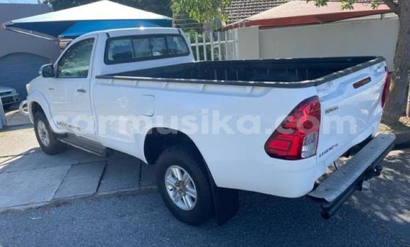 Acheter Occasion Voiture Toyota Hilux Blanc à Beitbridge, Matabeleland South Acheter Occasion Voiture Toyota Hilux Blanc à Beitbridge, Matabeleland South