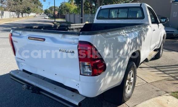 Acheter Occasion Voiture Toyota Hilux Blanc à Beitbridge, Matabeleland South Acheter Occasion Voiture Toyota Hilux Blanc à Beitbridge, Matabeleland South